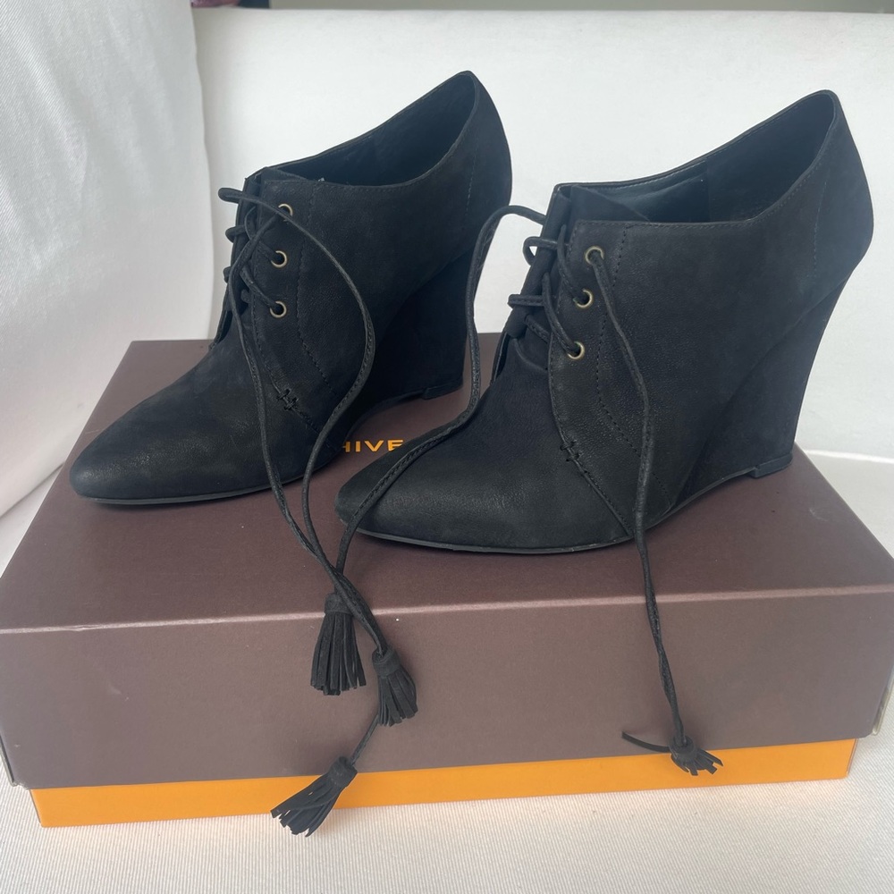 Hive & Honey Black Booties